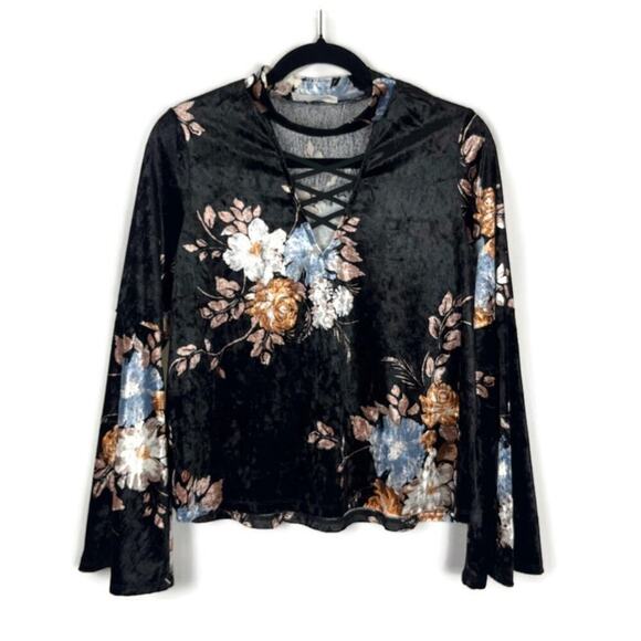 Women's Whimsigoth Floral Velvet Choker Neck Bell Sleeve Black Top Size Medium - Picture 1 of 9